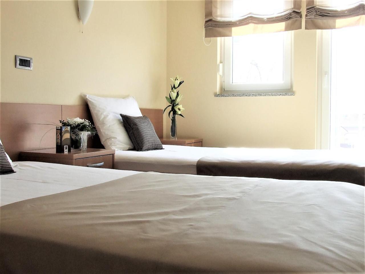 Hotel Central Slavonski Brod Esterno foto
